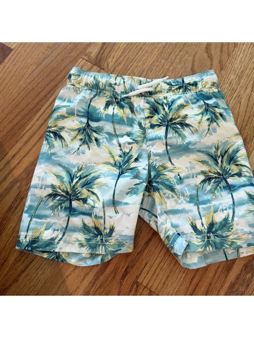 OLD NAVY GREEN TROPICAL PRINT 4T SWIM TRUNKS SHORTS